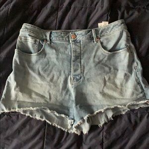 Good American cutoff shorts